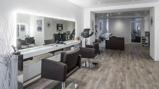 Vogue L.A. Coiffure Schönheitsinstitut Blonay Wohnzimmer Blonay Vogue L.A. Coiffure