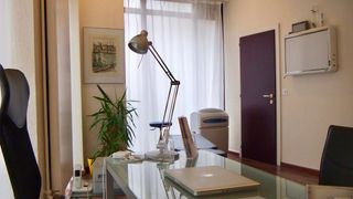 Ostéopathe Eaux-Vives Urgences Pierre THIRY dipl.cds Schönheitsinstitut Eaux-Vives Genève, Rive, Terrassière Wohnzimmer Eaux-Vives Genève, Rive, Terrassière Ostéopathe Eaux-Vives Urgences Pierre THIRY dipl.cds