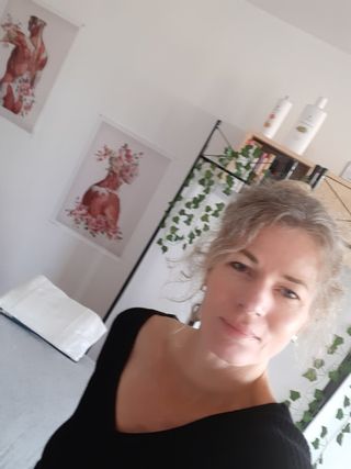 MANA MASSAGE Schönheitsinstitut Estavayer-le-Lac Wohnzimmer Estavayer-le-Lac MANA MASSAGE