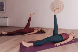 Pilates & Fascia in flow Schönheitsinstitut CHAMOSON Wohnzimmer CHAMOSON Pilates & Fascia in flow