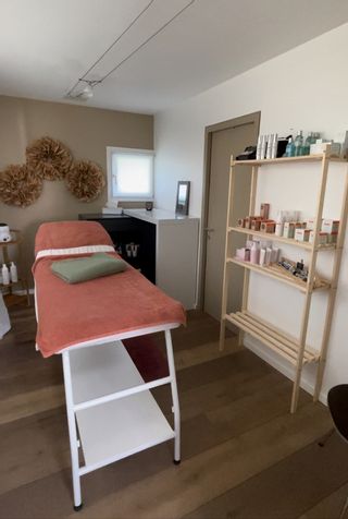 Institut no&mi beauté Schönheitsinstitut Châtel-st-Denis Wohnzimmer Châtel-st-Denis Institut no&mi beauté