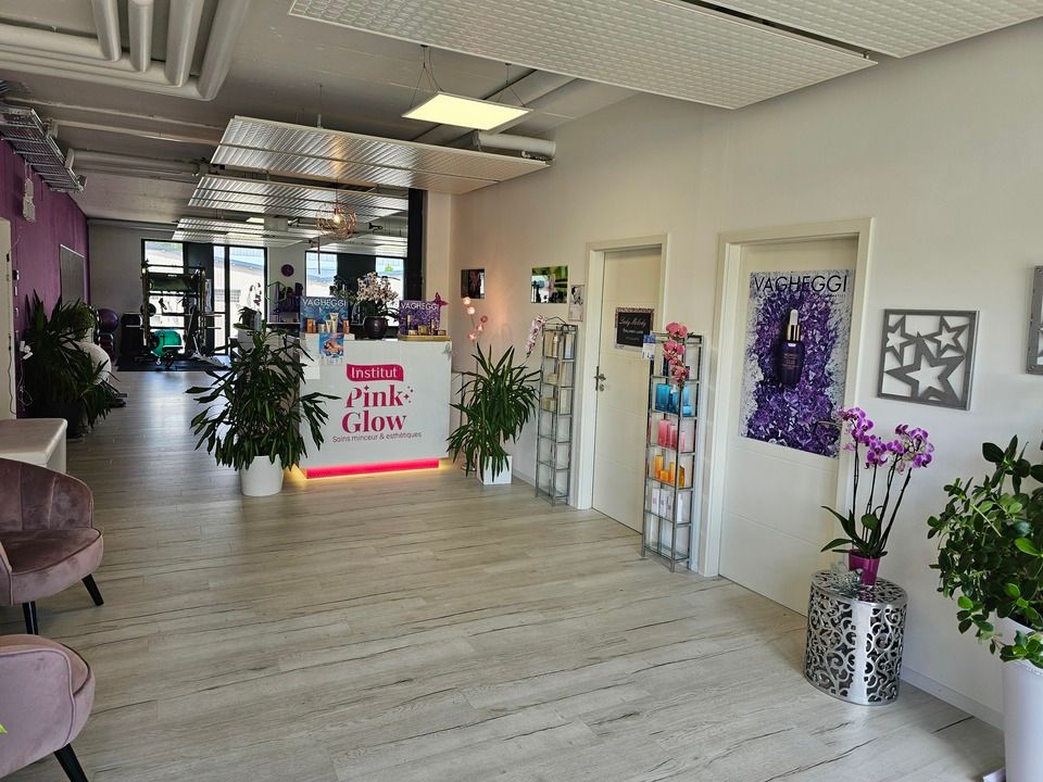 Wohnzimmer Etagnières Institut Pink Glow - Studio Fit & Nutri