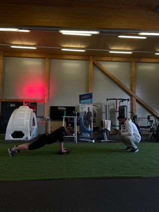 Dynasty Fit Schönheitsinstitut Payerne Wohnzimmer Payerne Dynasty Fit