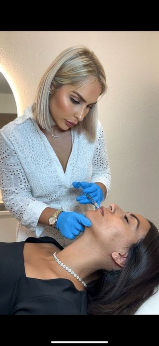 MCARE Esthétique Médical Schönheitsinstitut Genève Wohnzimmer Genève MCARE Esthétique Médical