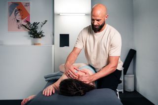 Hand und Fuss by Max Binder Schönheitsinstitut Basel Wohnzimmer Basel Hand und Fuss by Max Binder