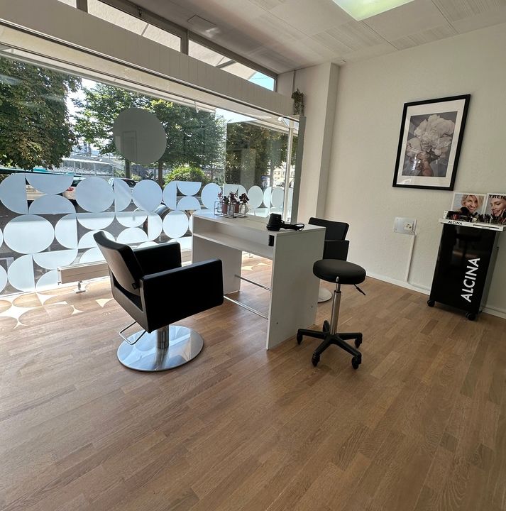 Wohnzimmer Biel SF - Hairstyling & Cosmetic