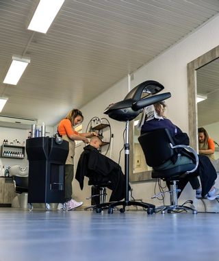 Saskia Coiffure Schönheitsinstitut Blonay Wohnzimmer Blonay Saskia Coiffure