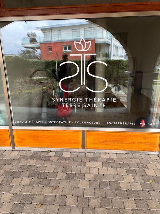 physiothérapeute Genève Synergie Thérapie Terre Sainte