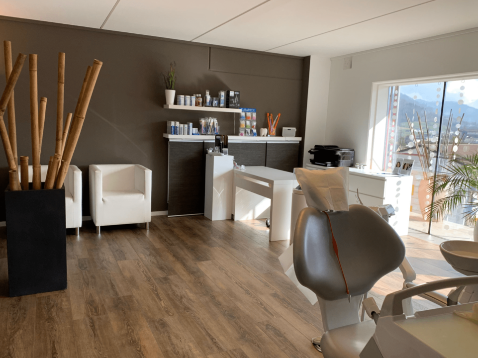 Zahnhygieniker Lausen DENTALLOUNGE Dentalhygienepraxis
