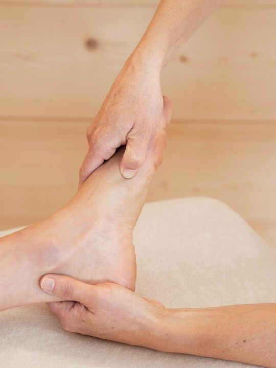 Therapeut Pully Tadasana Massage & Yoga