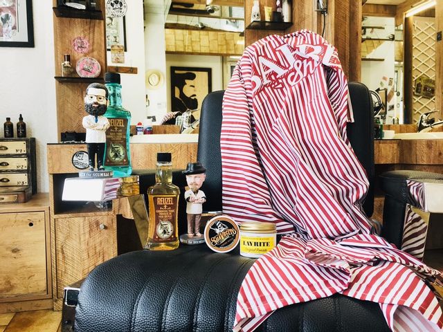 Le Temps d'un Barbier coiffeuse Sion Le Temps d'un Barbier salon de coiffure Sion